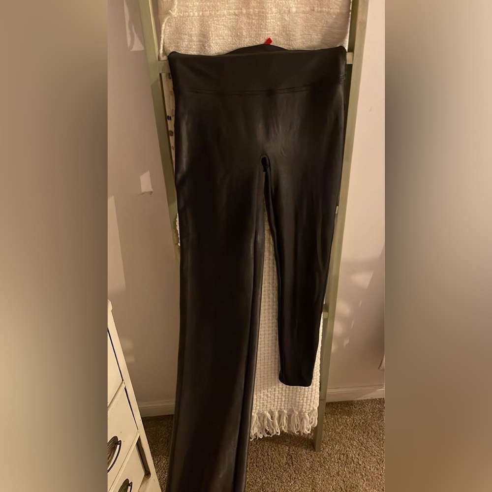 SPANX black leggings

NWOT